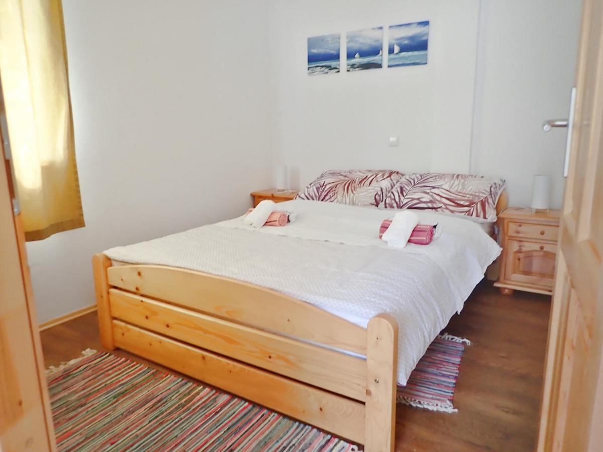 Apartment Maca Starigrad Paklenica Exterior photo