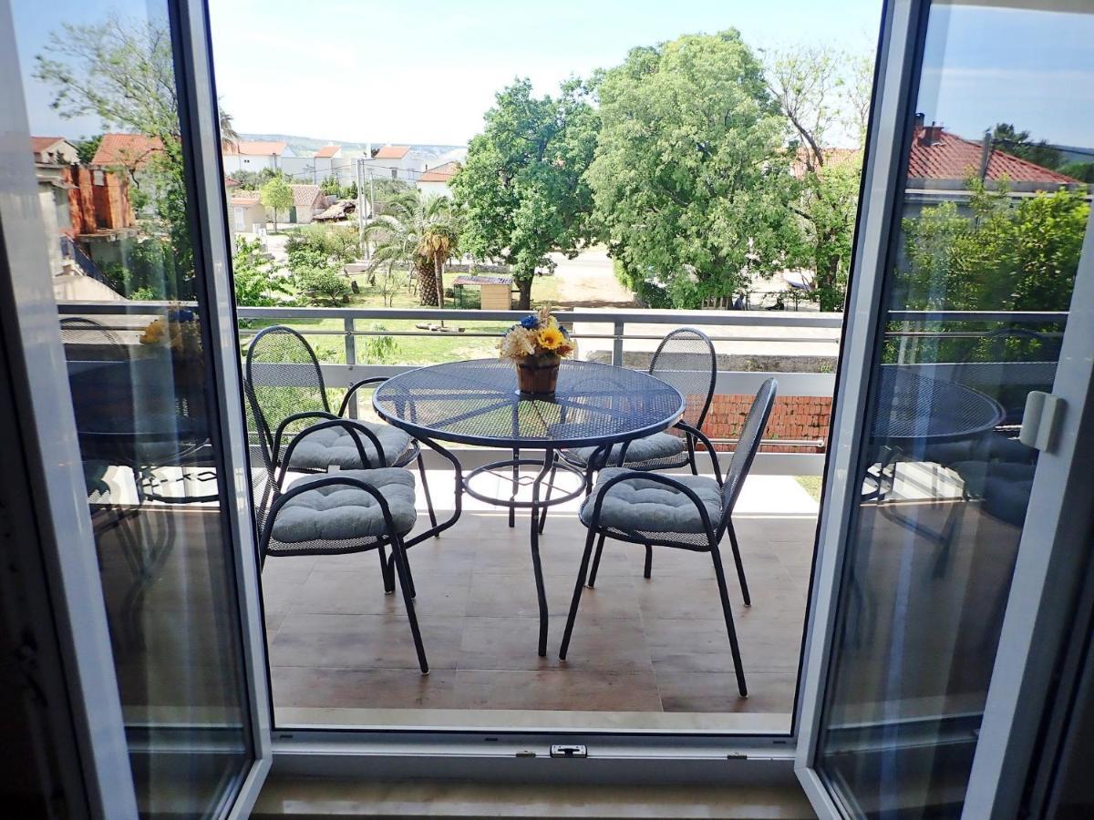 Apartment Maca Starigrad Paklenica Exterior photo